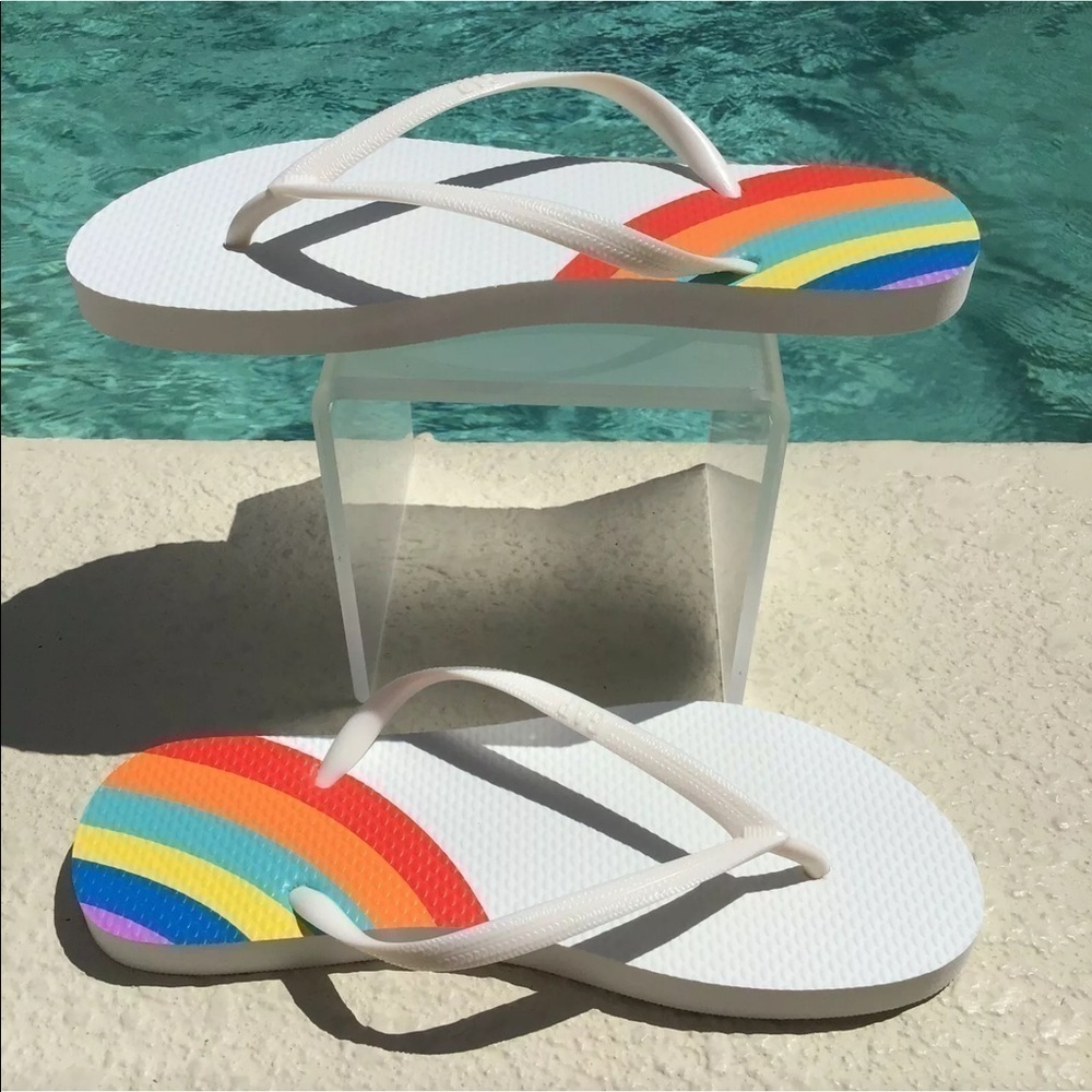 Gap Rainbow Heart Women Flip Flops SZ 10 White Beach Cruise Vacay Sandals NEW - Picture 10 of 12